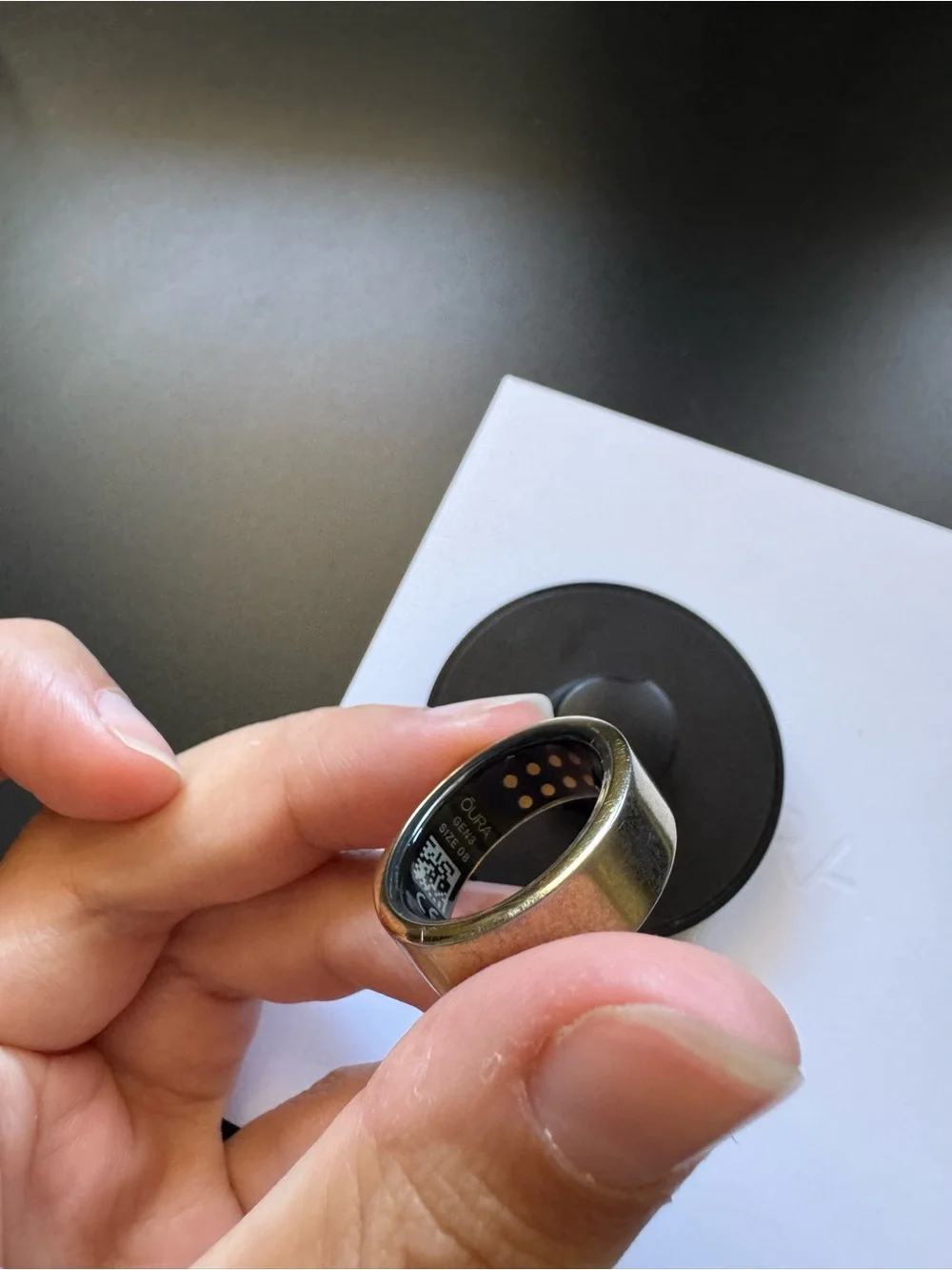 Oura ring Gen 3 Heritage ring size 8 gold (2-3 day battery life)
